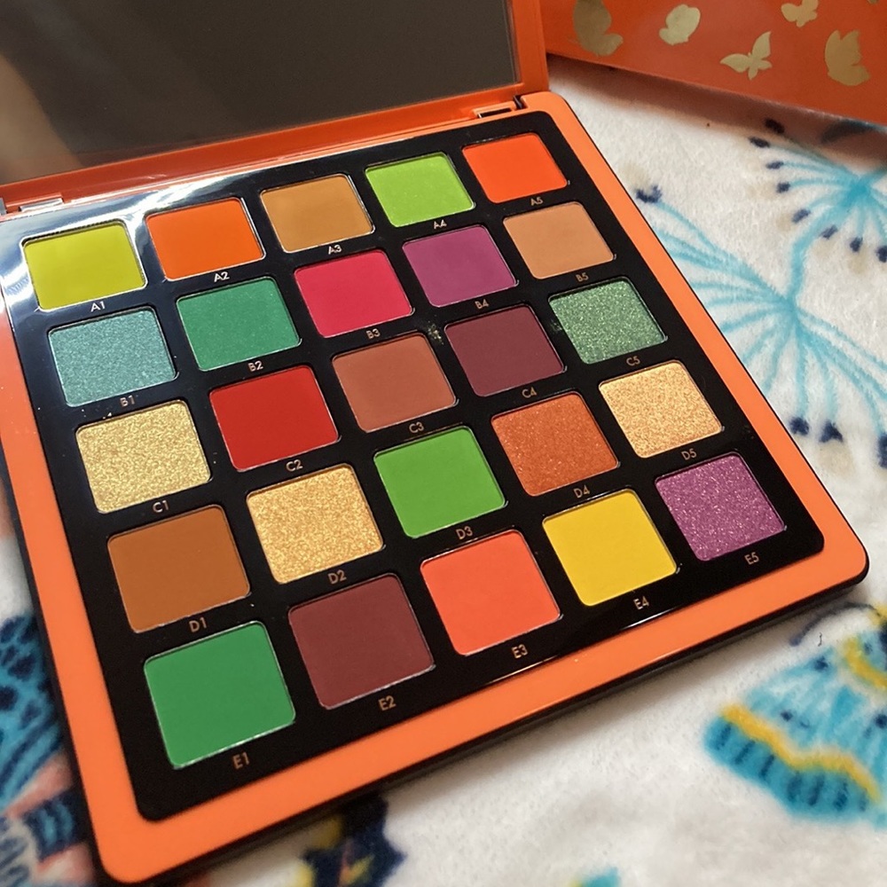 Anastasia Beverly Hill Norvina vol.3 brand new in box